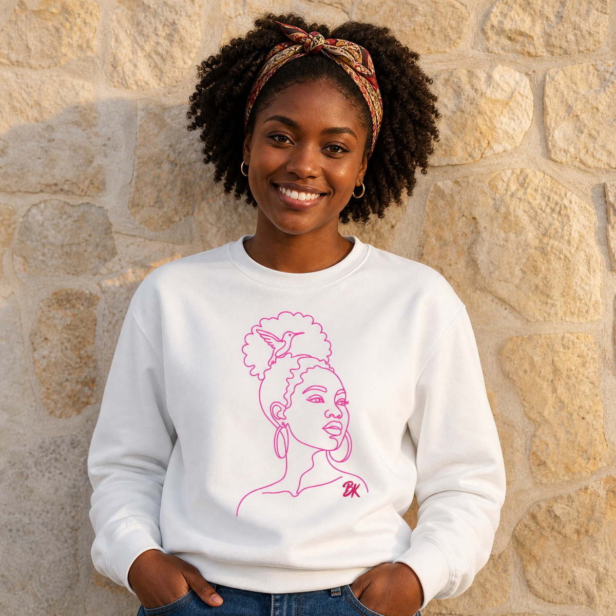 Sweat créole femme Bel Kréyol colibri fuchsia – mise en scène 2 – créole - bekreyol
